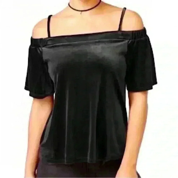 NWT ONE CLOTHING Green Velvet Top - Picture 2 of 2